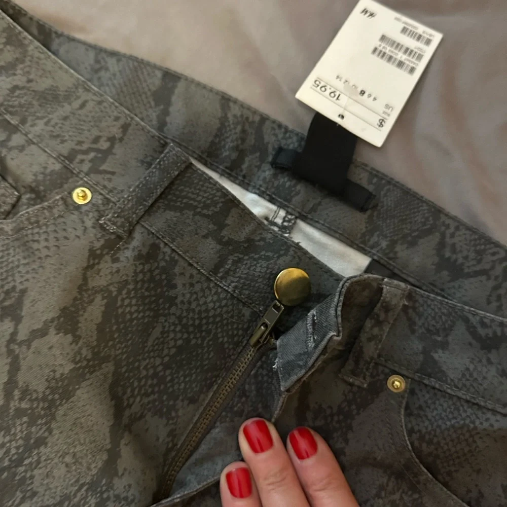 H&M Women’s size 8 Skinny RATTLESNAKE Snakeskin Jeans - Picture 8 of 9